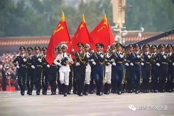 让军人成为全社会尊崇的职业
