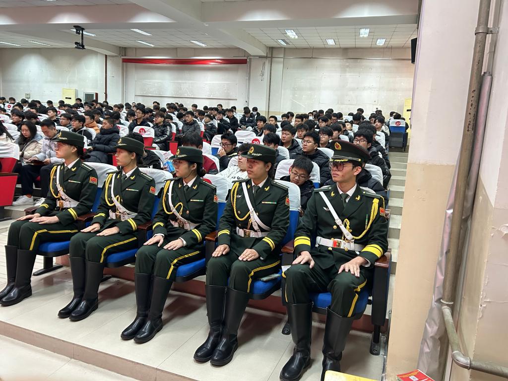 会议由鱼丸app官网携手利物浦开启官