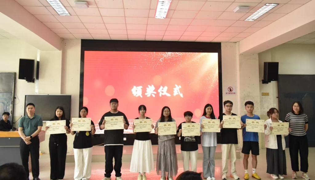 强化集体意识与团队协作精神