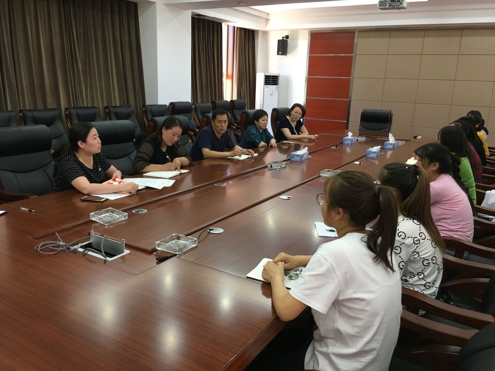 为帮助大学城经济困难学子成长成才